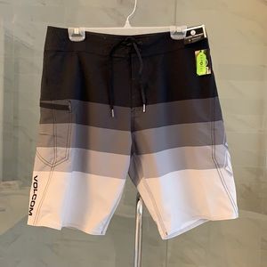 New Volcom Board shorts sz. 32